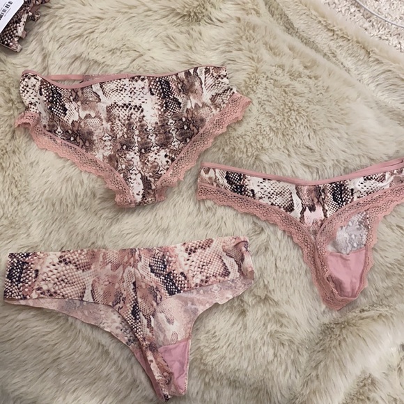 Lasenza bra & 3 panties - Picture 5 of 5